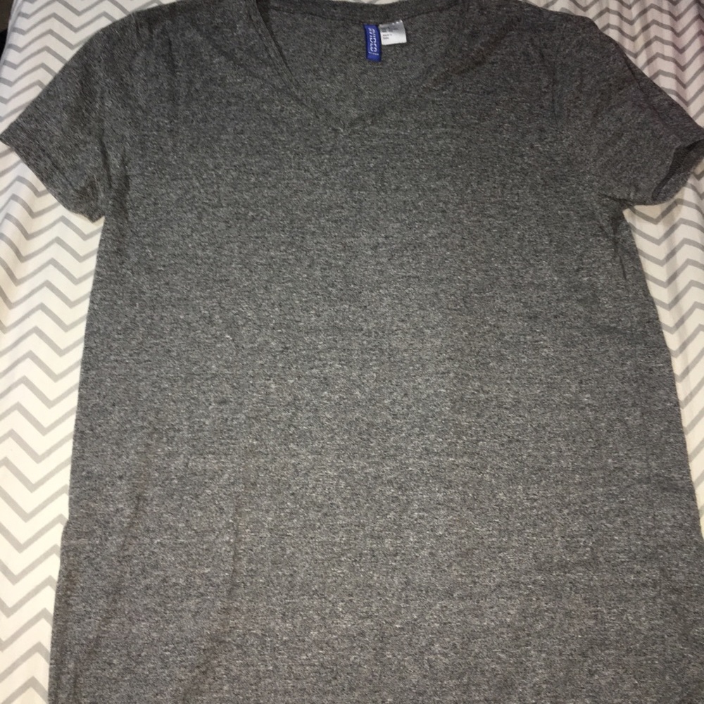 Grey short sleeve shirt